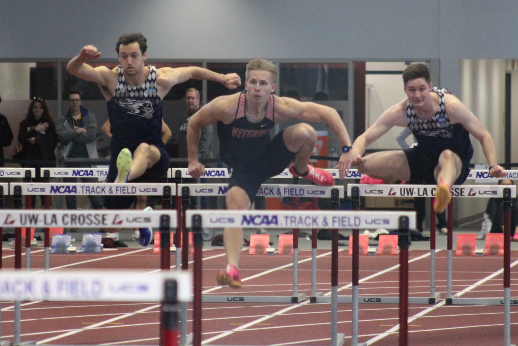 Men's Track Competes at St. Olaf
