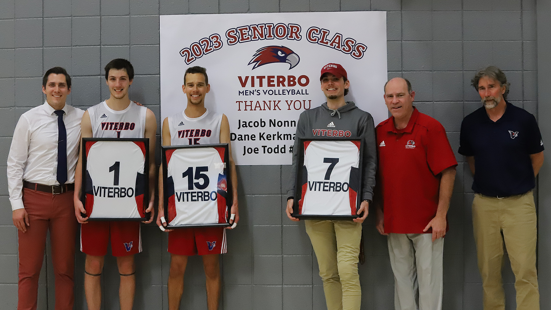 Men's Volleyball Ends Season with Senior Night Sweep
