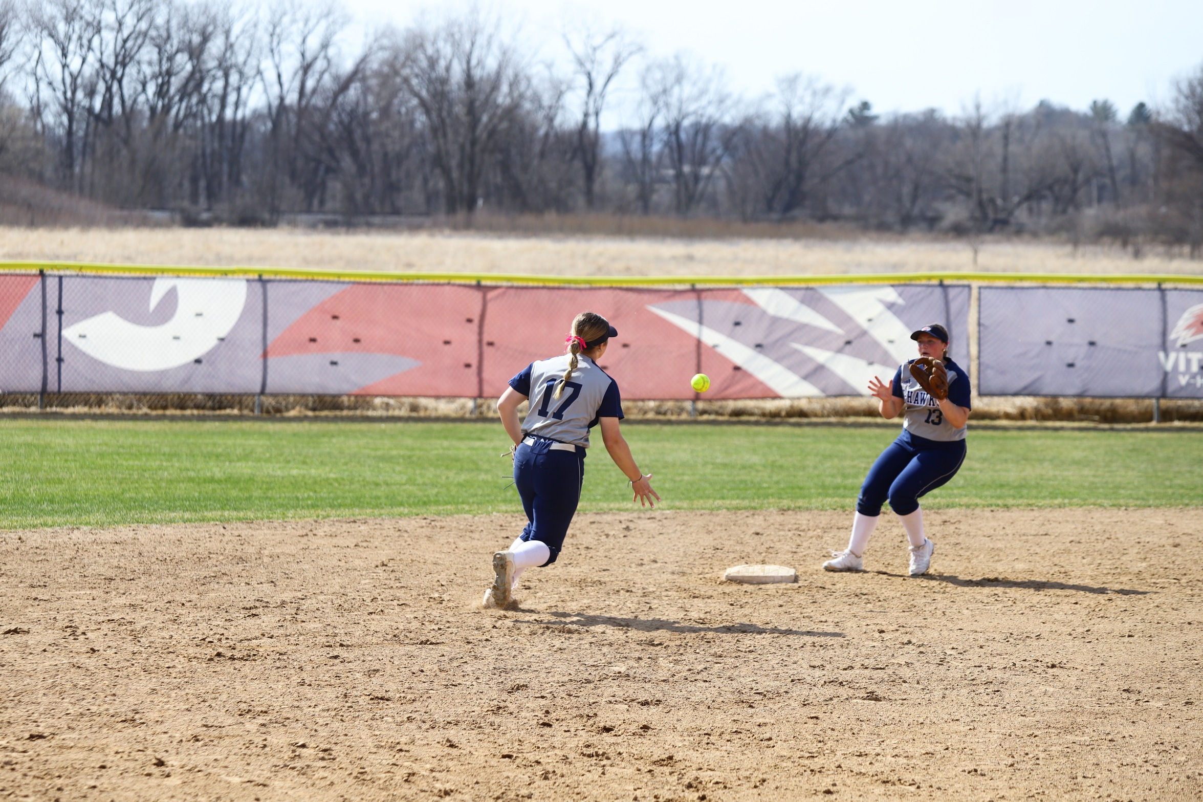Cougars Pounce on V-Hawks